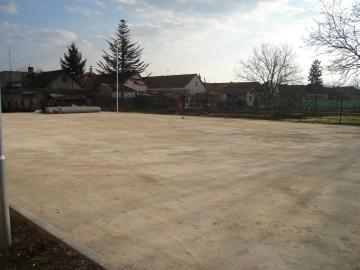 Viacúčelové ihrisko - realizácia Viacúčelové ihrisko - realizácia