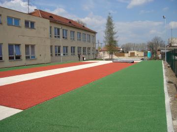 Viacúčelové ihrisko - realizácia Viacúčelové ihrisko - realizácia