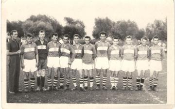 Futbalisti okolo r. 1957Archív rodiny Čulákovej Futbalisti okolo r. 1957Archív rodiny Čulákovej