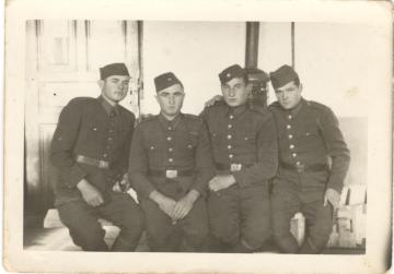 Jozef Bede na vojne okolo roku 1940Archív rodiny Jozef Bede na vojne okolo roku 1940Archív rodiny