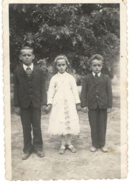 Prvé sv. prijímanieMargita Tóthová r. Dávidová s Prvé sv. prijímanieMargita Tóthová r. Dávidová s